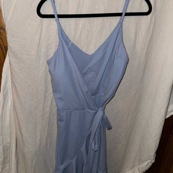 Halara Airy Deep VNeck Adjustable
Strap Backless Belted Ruffle Hem Midi XL - Picture 2 of 7